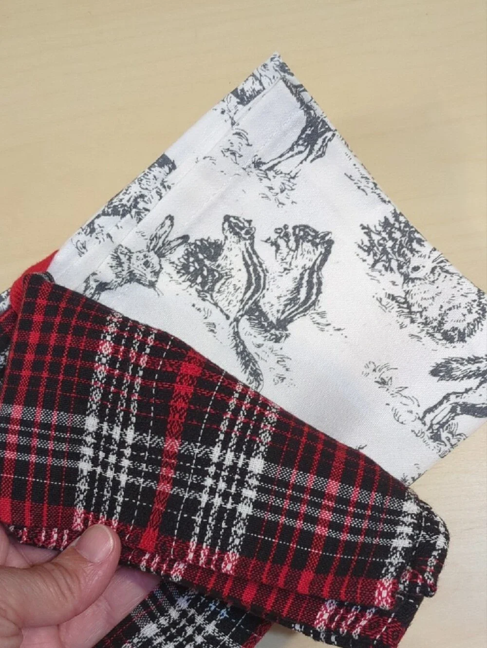 Tag White and Black Wildlife Dish Towels NWT